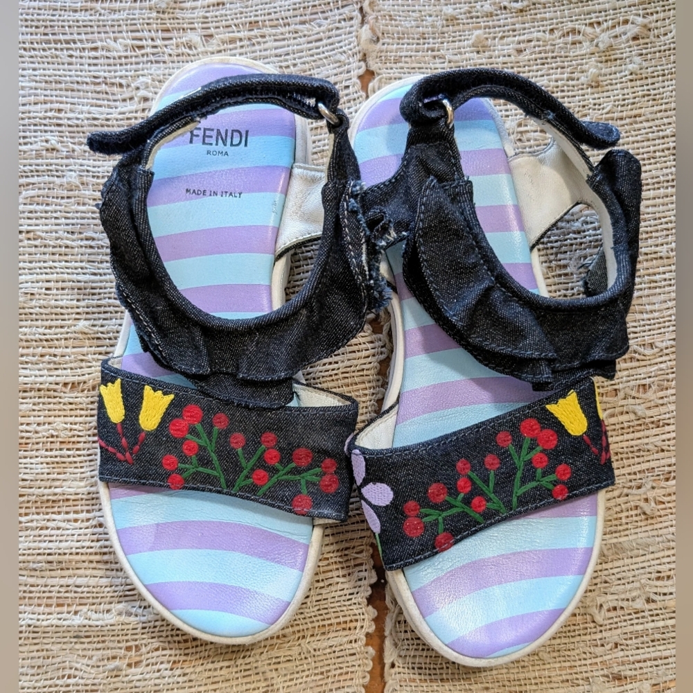 Fendi • Girl's Logo Sandals | Floral 🥀